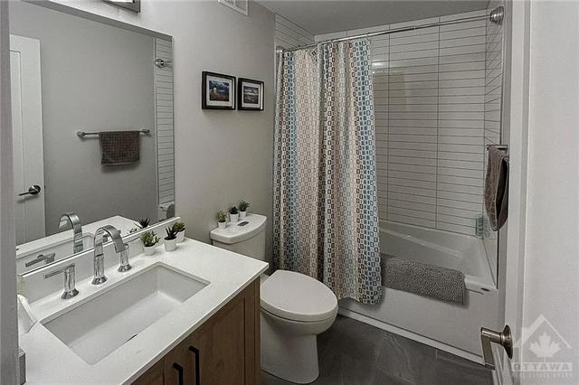 1 - 336 Tweedsmuir Ave, Condo with 2 bedrooms, 2 bathrooms and 1 parking in Ottawa ON | Image 7