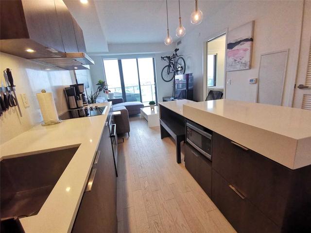 909 - 12 Bonnycastle St, Condo with 1 bedrooms, 2 bathrooms and 0 parking in Toronto ON | Image 3