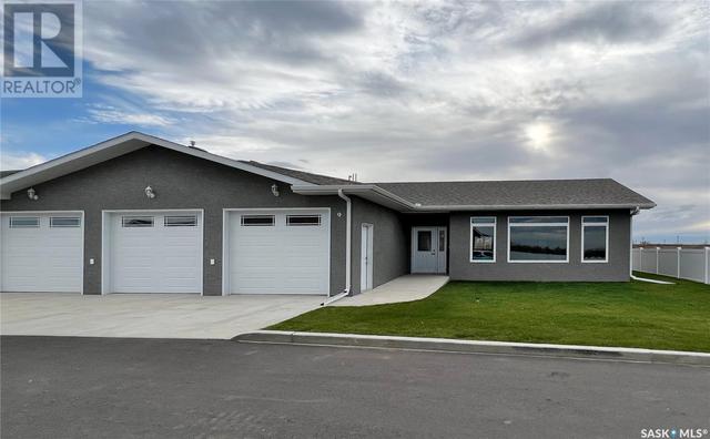9 - 2330 Morsky Dr, House semidetached with 2 bedrooms, 2 bathrooms and null parking in Estevan SK | Image 1