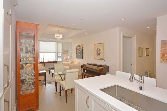 803 - 181 Davenport Rd, Condo with 2 bedrooms, 2 bathrooms and 1 parking in Toronto ON | Image 18