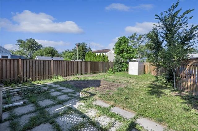 MAIN - 27 St George St, House detached with 3 bedrooms, 1 bathrooms and 2 parking in Saint Catharines ON | Image 10