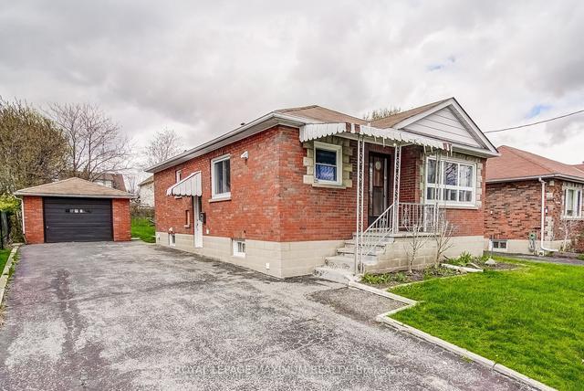 MAIN - 146 Chadburn St, House detached with 3 bedrooms, 1 bathrooms and 3 parking in Oshawa ON | Image 1