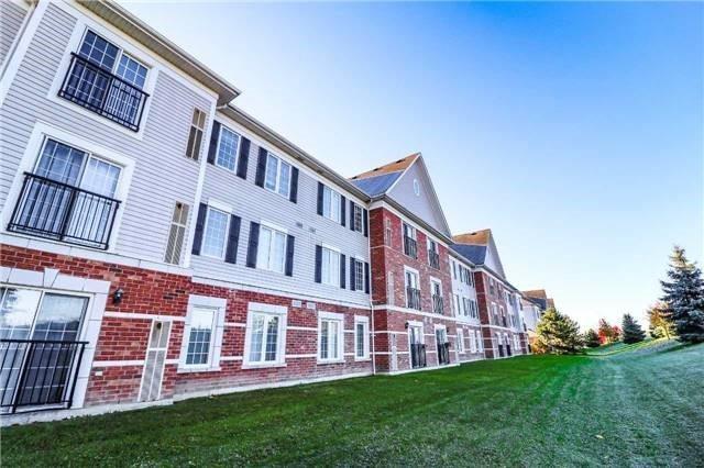 90 Aspen Springs Dr, Condo with 2 bedrooms, 1 bathrooms and 2 parking in Clarington ON | Image 2