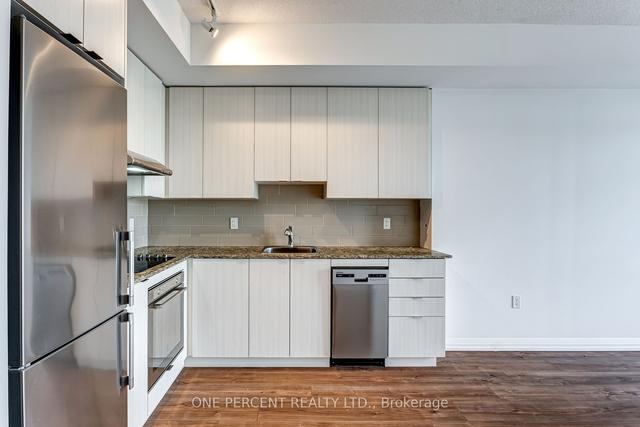 1401 - 50 Ann O'reilly Rd, Condo with 2 bedrooms, 2 bathrooms and 1 parking in Toronto ON | Image 3