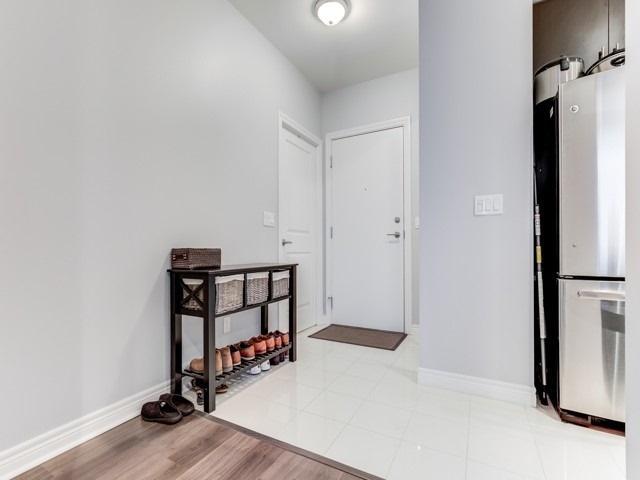PH-04 - 50 Town Centre Crt, Condo with 1 bedrooms, 1 bathrooms and 1 parking in Scarborough ON | Image 2