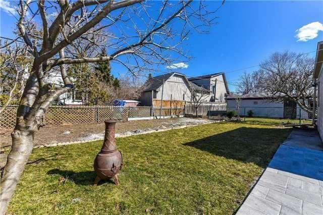 MAIN - 33 Loma Rd, House detached with 3 bedrooms, 1 bathrooms and 2 parking in Etobicoke ON | Image 11