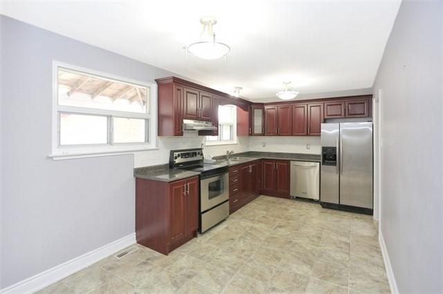 MAIN - 3684 Crabtree Cres, House detached with 3 bedrooms, 1 bathrooms and 1 parking in Mississauga ON | Image 6