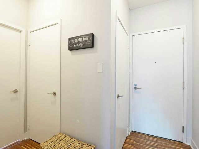 909 - 1171 Queen St W, Condo with 2 bedrooms, 2 bathrooms and 1 parking in Toronto ON | Image 3