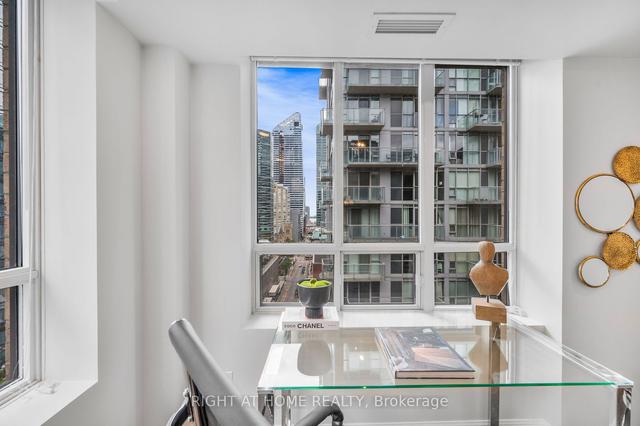 1415 - 140 Simcoe St, Condo with 2 bedrooms, 2 bathrooms and 1 parking in Toronto ON | Image 35