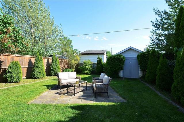 68 Hamilton St, House detached with 3 bedrooms, 2 bathrooms and 3 parking in St. Catharines ON | Image 3