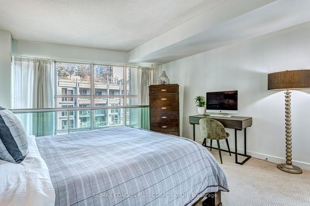 909 - 36 Blue Jays Way, Condo with 2 bedrooms, 2 bathrooms and 0 parking in Toronto ON | Image 4