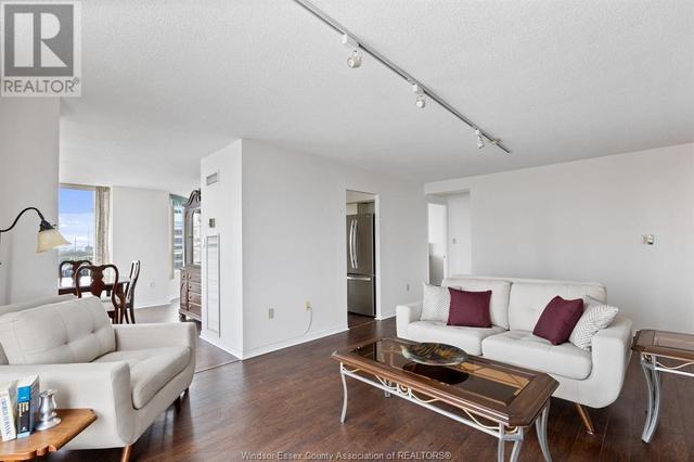 1709 - 75 Riverside Dr E, Condo with 2 bedrooms, 2 bathrooms and null parking in Windsor ON | Image 4