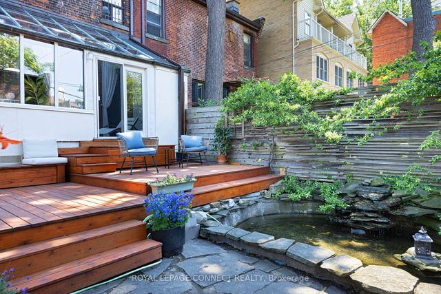 288 Sherbourne St, House semidetached with 8 bedrooms, 5 bathrooms and 0 parking in Toronto ON | Image 24