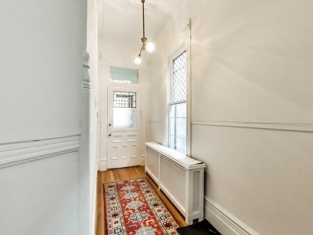 MAIN - 430 Markham St, House semidetached with 1 bedrooms, 1 bathrooms and 0 parking in Toronto ON | Image 4