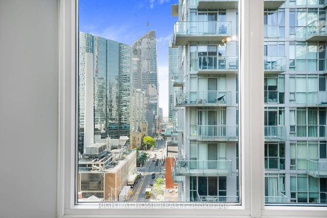 1415 - 140 Simcoe St, Condo with 2 bedrooms, 2 bathrooms and 1 parking in Toronto ON | Image 36