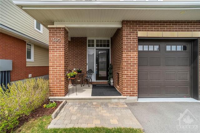 340 Kilspindie Ridge, Townhouse with 3 bedrooms, 4 bathrooms and 2 parking in Ottawa ON | Image 2