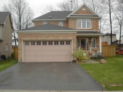 90 Brighton Rd, House detached with 3 bedrooms, 3 bathrooms and 2 parking in Barrie ON | Image 1