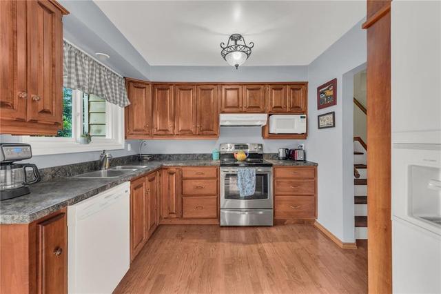 2096 Mount Royal Ave, House detached with 3 bedrooms, 1 bathrooms and 2 parking in Burlington ON | Image 15