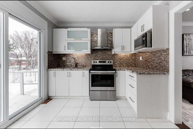 MAIN - 133 Earlton Rd, House detached with 3 bedrooms, 2 bathrooms and 2 parking in Scarborough ON | Image 3