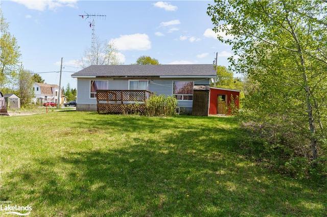 183 Main St, House detached with 2 bedrooms, 1 bathrooms and 3 parking in Kearney ON | Image 17