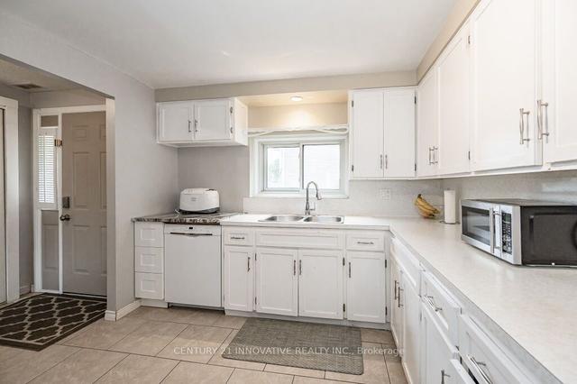 30 - 11 Grand River Blvd, Townhouse with 3 bedrooms, 2 bathrooms and 1 parking in Kitchener ON | Image 2