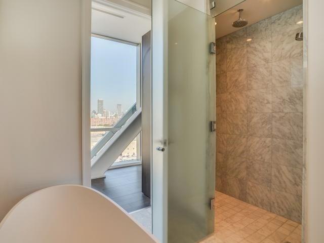 PH1301 - 39 Queens Quay E, Condo with 2 bedrooms, 3 bathrooms and 1 parking in Toronto ON | Image 19