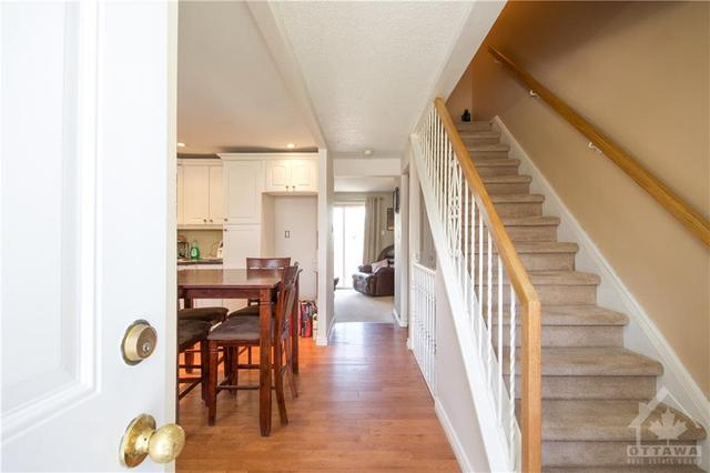 96 - 1045 Morrison Dr, Townhouse with 2 bedrooms, 1 bathrooms and 1 parking in Ottawa ON | Image 2