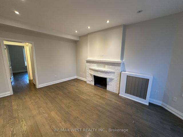MAIN - 177 Marion St, House detached with 1 bedrooms, 1 bathrooms and 1 parking in Toronto ON | Image 4