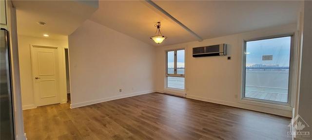 PH2 - 158 Mcarthur Ave, Condo with 2 bedrooms, 2 bathrooms and 1 parking in Vanier ON | Image 2