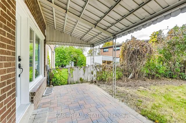 MAIN - 3 Green Bush Rd, House semidetached with 3 bedrooms, 2 bathrooms and 1 parking in North York ON | Image 14