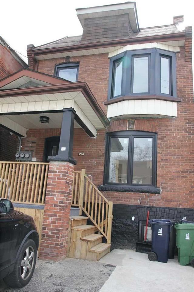 MAIN - 151 Wallace Ave, House detached with 2 bedrooms, 1 bathrooms and 1 parking in Toronto ON | Image 1