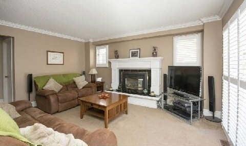 9 Halstead Rd, House detached with 4 bedrooms, 4 bathrooms and 4 parking in Courtice ON | Image 8