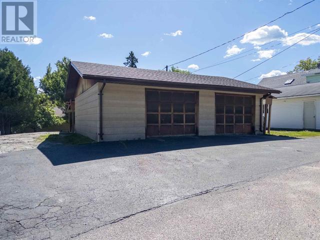 606 3 Rd Ave S, House detached with 3 bedrooms, 2 bathrooms and null parking in Kenora ON | Image 44
