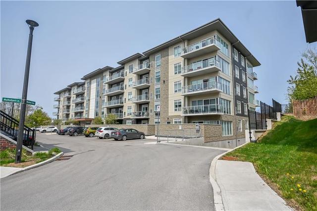 16 Markle Cres, Condo with 1 bedrooms, 1 bathrooms and null parking in Ancaster ON | Image 3