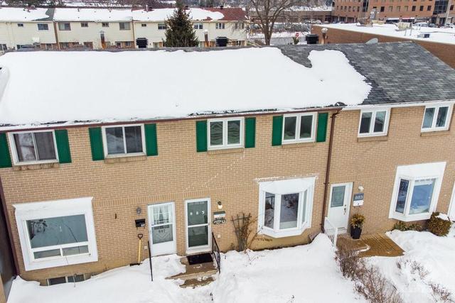 885 Greenbriar Ave, Townhouse with 3 bedrooms, 1 bathrooms and 2 parking in Ottawa ON | Image 3