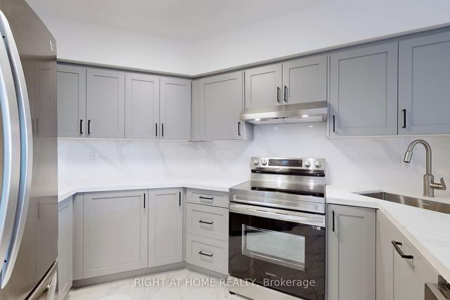 PH-201 - 1 Emerald Lane, Condo with 2 bedrooms, 2 bathrooms and 1 parking in Thornhill ON | Image 3