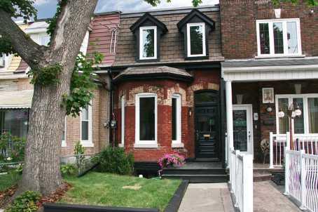 90 Argyle St, House attached with 3 bedrooms, 1 bathrooms and null parking in Toronto ON | Image 1