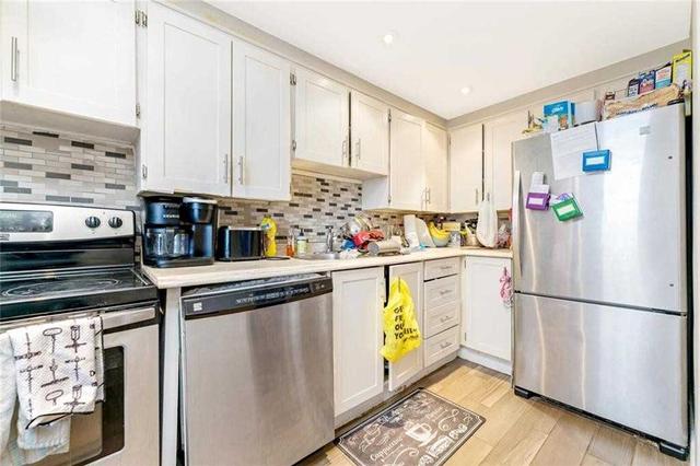 PH19 - 11 Wincott Dr, Condo with 2 bedrooms, 1 bathrooms and 1 parking in Etobicoke ON | Image 3