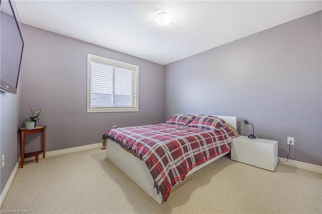 6426 Armelina Crescent Cres, House detached with 3 bedrooms, 3 bathrooms and 4 parking in Niagara Falls ON | Image 2