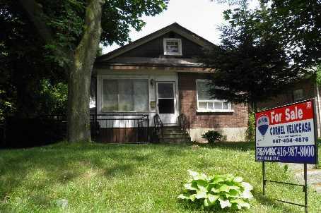 90 Bloor St W, House detached with 3 bedrooms, 1 bathrooms and 3 parking in Oshawa ON | Image 1