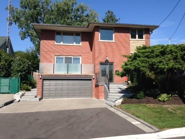 MAIN - 17 42 Nd St, House detached with 2 bedrooms, 1 bathrooms and 2 parking in Etobicoke ON | Image 1