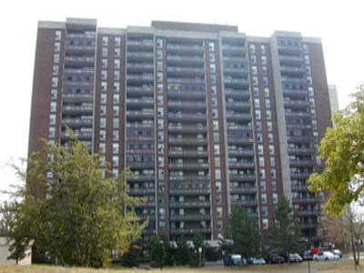 909 - 21 Knightsbridge Rd, Condo with 3 bedrooms, 2 bathrooms and 1 parking in Brampton ON | Image 1