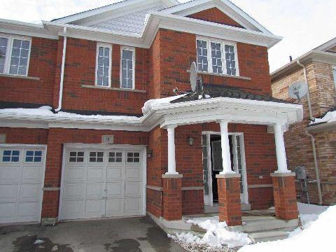 9 Hollingsworth Cir, House semidetached with 4 bedrooms, 3 bathrooms and 2 parking in Brampton ON | Image 1
