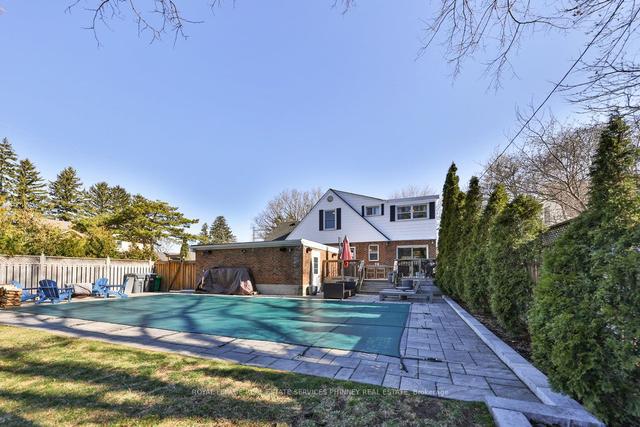 886 Whitney Dr, House detached with 4 bedrooms, 3 bathrooms and 6 parking in Mississauga ON | Image 27