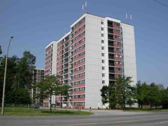 PH13 - 10 Tapscott Rd, Condo with 1 bedrooms, 1 bathrooms and 1 parking in Scarborough ON | Image 1