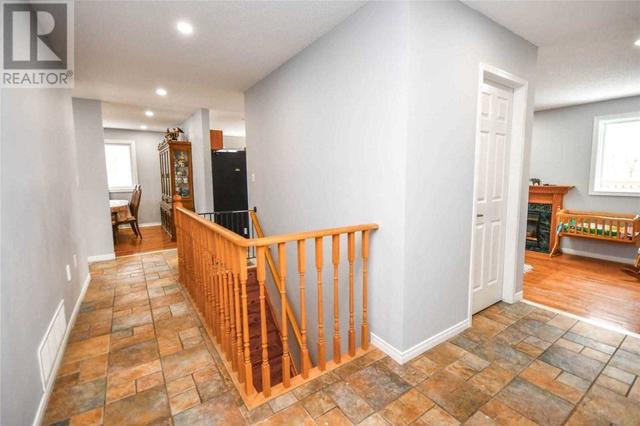 MAIN - 29 Garibaldi Dr, House detached with 3 bedrooms, 2 bathrooms and 2 parking in Barrie ON | Image 17