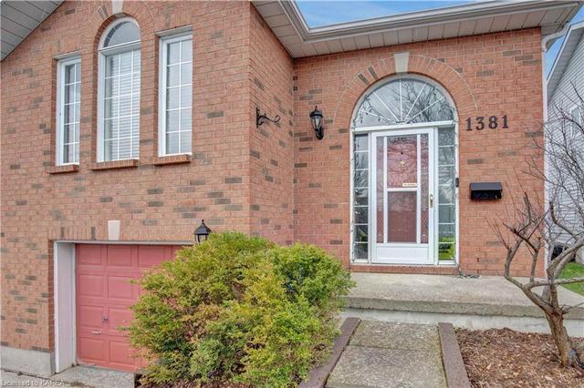 1381 Brackenwood Cres, House semidetached with 3 bedrooms, 2 bathrooms and 2 parking in Kingston ON | Image 2
