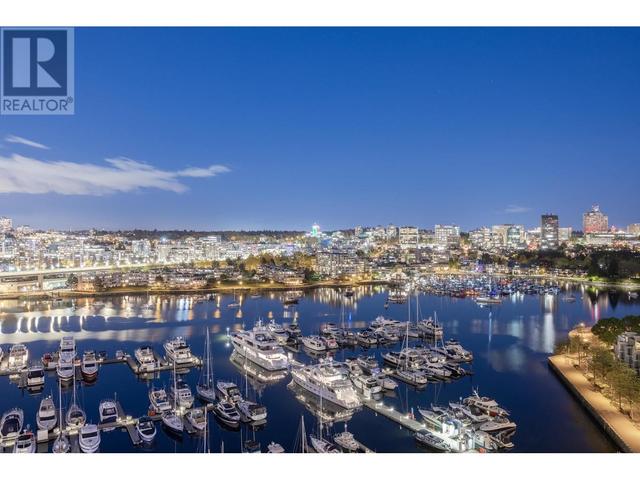1502 - 1111 Marinaside Cres, Condo with 3 bedrooms, 3 bathrooms and 3 parking in Vancouver BC | Image 35