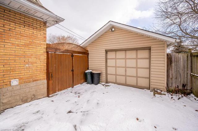119 Florence Ave, House detached with 5 bedrooms, 2 bathrooms and 3 parking in Kitchener ON | Image 20