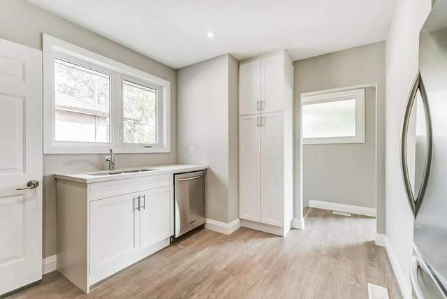 MAIN - 116 Sheldon Ave, House semidetached with 3 bedrooms, 1 bathrooms and 2 parking in Newmarket ON | Image 11
